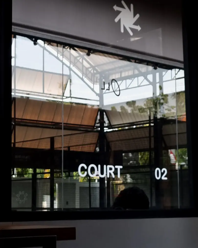 Court 02 sign